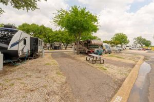 camping to live all year in dallas Sandy Lake MH & RV Resort