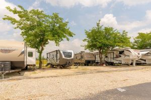 all year round campsites dallas Sandy Lake MH & RV Resort